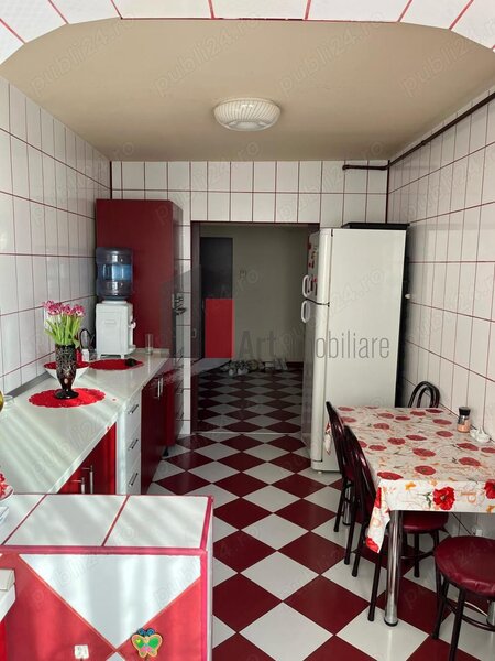 Aparatorii Patriei - Sos. Berceni Vanzare apartament 4 camere